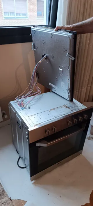 Horno y vitrocerámica Beko