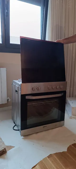 Horno y vitrocerámica Beko