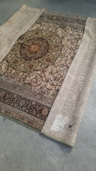 Alfombra estilo persa marrón y verde