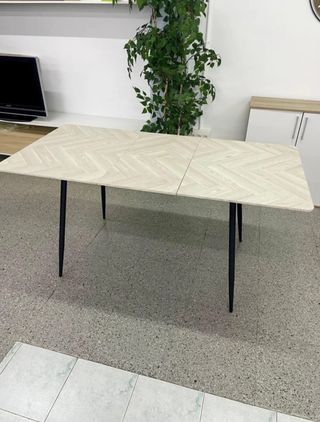 HERMOSA MESA EXTENSIBLE PARA COMEDOR
