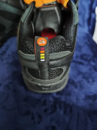 Zapatillas senderismo HIKEUP hombre gris/naranja