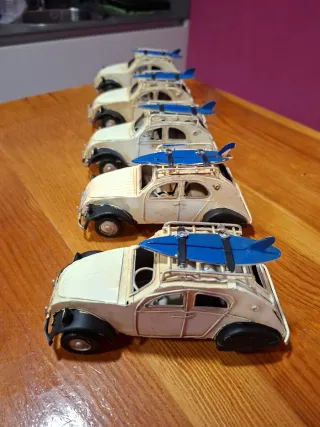 Coche 2cv de lata