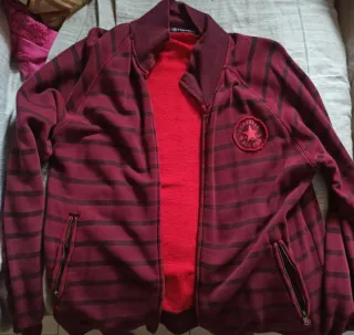 Chaqueta Converse Rayas Roja y Negra