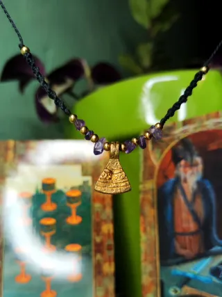 Collar macramé amatista y latón