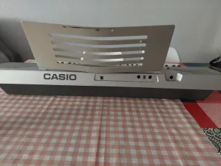 Piano Casio CTK-800