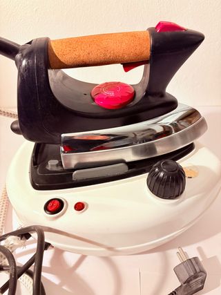 Ferro da stiro a vapore con caldaia