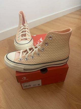 Converse Beige/Rosa Talla 36, nuevas a estrenar.