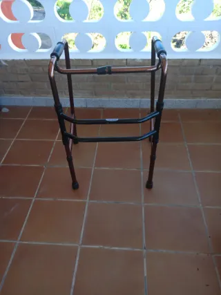 Andador adulto