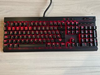 Teclado Mecánico Corsair K70