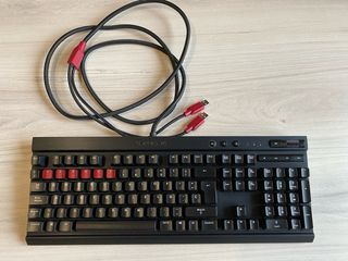 Teclado Mecánico Corsair K70