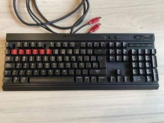 Teclado Mecánico Corsair K70