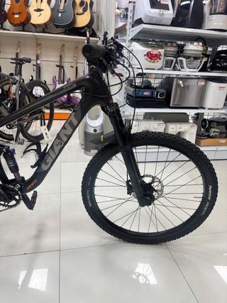 BICICLETA DE MONTAÑA GIANT ADVANCE 5.0 CARBON
