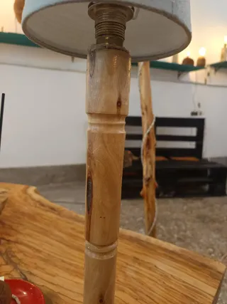 Lampada in legno di ulivo artigianale