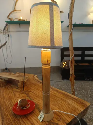 Lampada in legno di ulivo artigianale