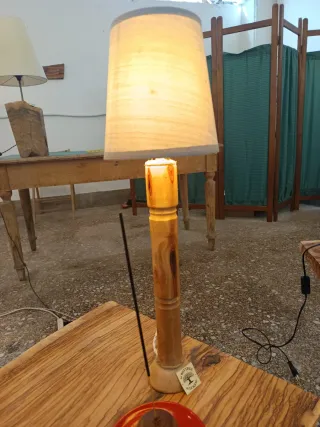 Lampada in legno di ulivo artigianale