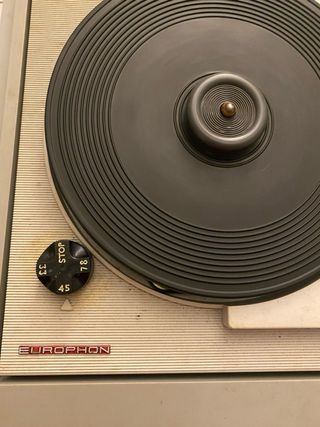 Giradischi anni '60 con custodia funzionante