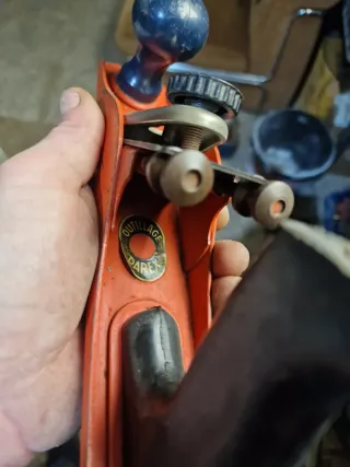 Cepillos de carpintero rojos