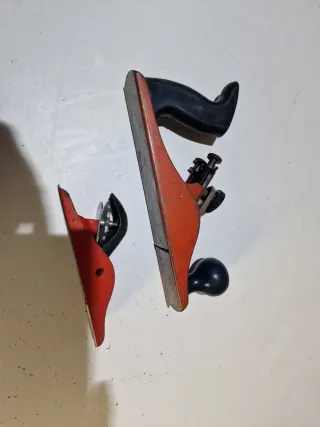 Cepillos de carpintero rojos