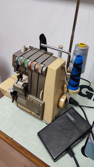 Remalladora SINGER 14U23A