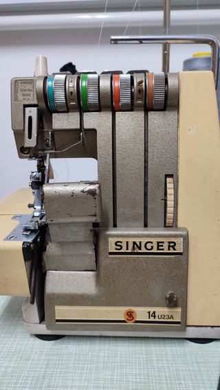 Remalladora SINGER 14U23A