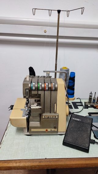 Remalladora SINGER 14U23A