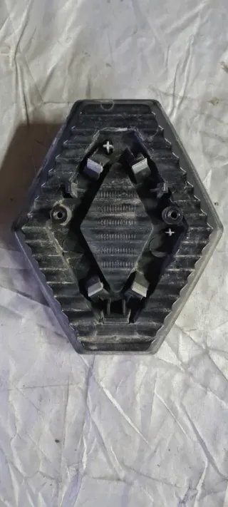 Insignia Renault Cromada