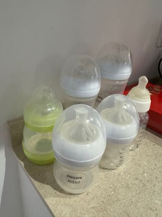 SE REGALA Lote 6 biberones