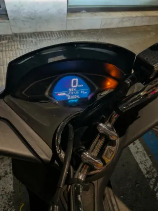 Honda PCX 125cc Negra