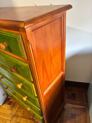 Cómoda cajonera de madera