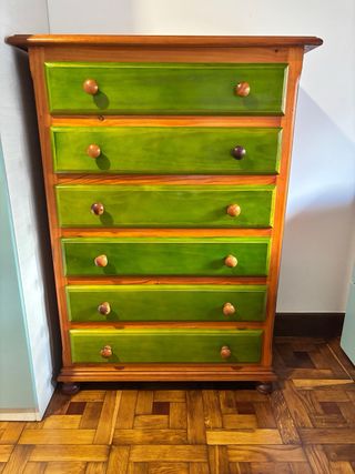 Cómoda cajonera de madera
