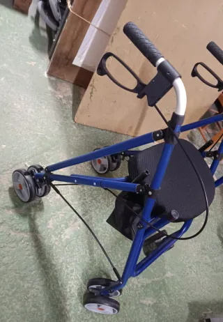 Andador Rock Celeris Forta plegable sin usar