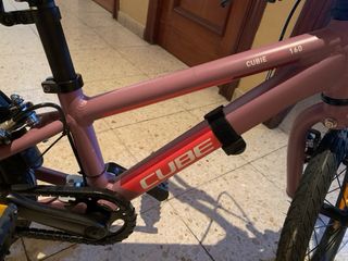 Bicicleta infantil Cube, apenas sin uso, nueva.