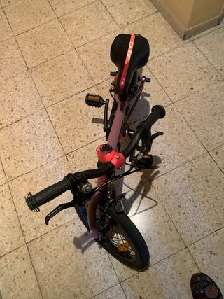 Bicicleta infantil Cube, apenas sin uso, nueva.