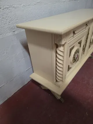 Cómoda Vintage Beige y Dorada