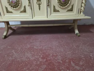 Cómoda Vintage Beige y Dorada