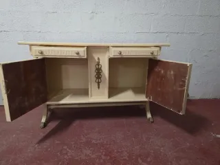 Cómoda Vintage Beige y Dorada