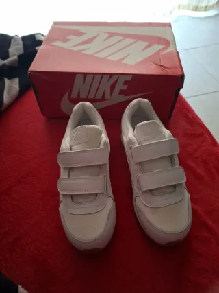 Zapatillas Nike Talla 32 Velcro Blancas