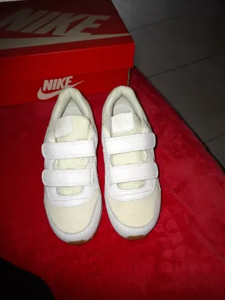 Zapatillas Nike Talla 32 Velcro Blancas