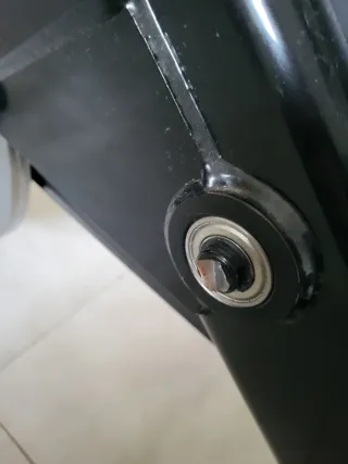 Bicicleta con pedal roto