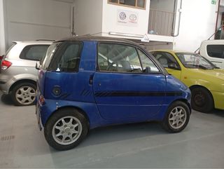 Microcoche azul y negro