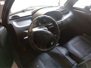 Microcoche azul y negro