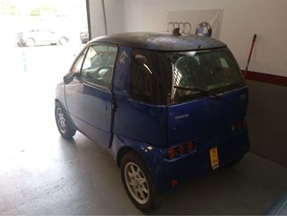 Microcoche azul y negro