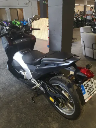 Honda Integra 700 Maxi Scooter Automática, con ABS