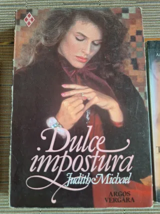 Lote 3 libros novela romántica.