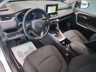 TOYOTA Rav4 2.5l 220H Advance