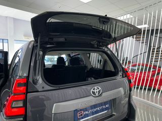 TOYOTA LAND CRUISER 2.8 D-4D VX 204CV AUTO. 7 PLAZ