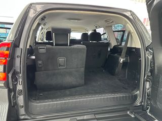 TOYOTA LAND CRUISER 2.8 D-4D VX 204CV AUTO. 7 PLAZ