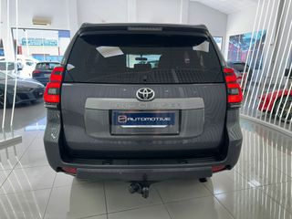 TOYOTA LAND CRUISER 2.8 D-4D VX 204CV AUTO. 7 PLAZ