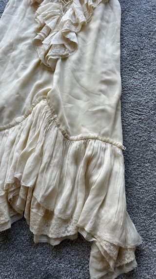 Vestido voltanes Zara