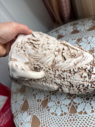 Jarrón decorativo tallado